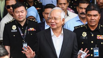 Cops seize several boxes from Najib’s alleged ‘safe house’