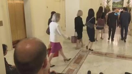 Trump Tarihi Zirve Öncesi Singapur Başbakanıyla Görüştü- Trump'a Erken Doğum Günü Kutlaması