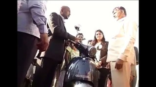 Honorable Chief Minister Sri Nara Chandra Babu Naidu Garu fascinated about AVERA Electric Scooters(The Best Electric Bikes in India)