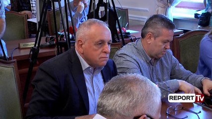 Report TV - Deputetët debat në Komsionin e Ligjeve për kampet e refugjatëve