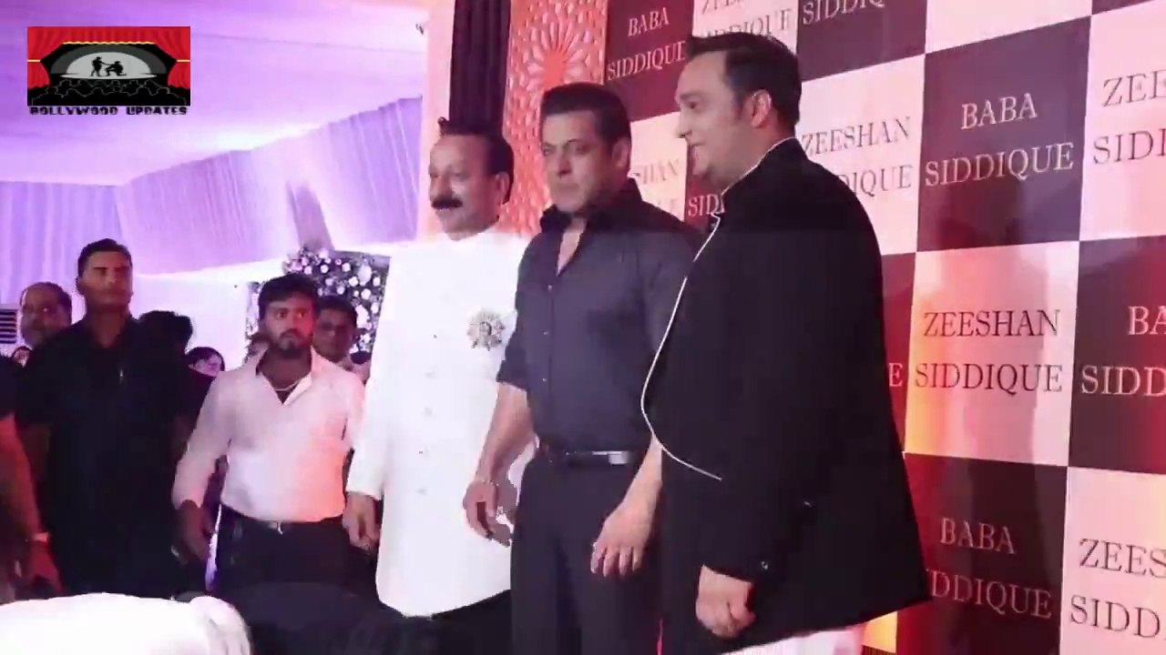 सलमान  खान ग्रैंड  एंट्री बाबा सिद्दीकी के इफ्तार पार्टी 2018 पर