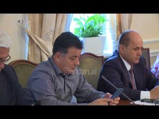 Kampet e refugjateve, PD: Rama ben pazar me shqiptaret