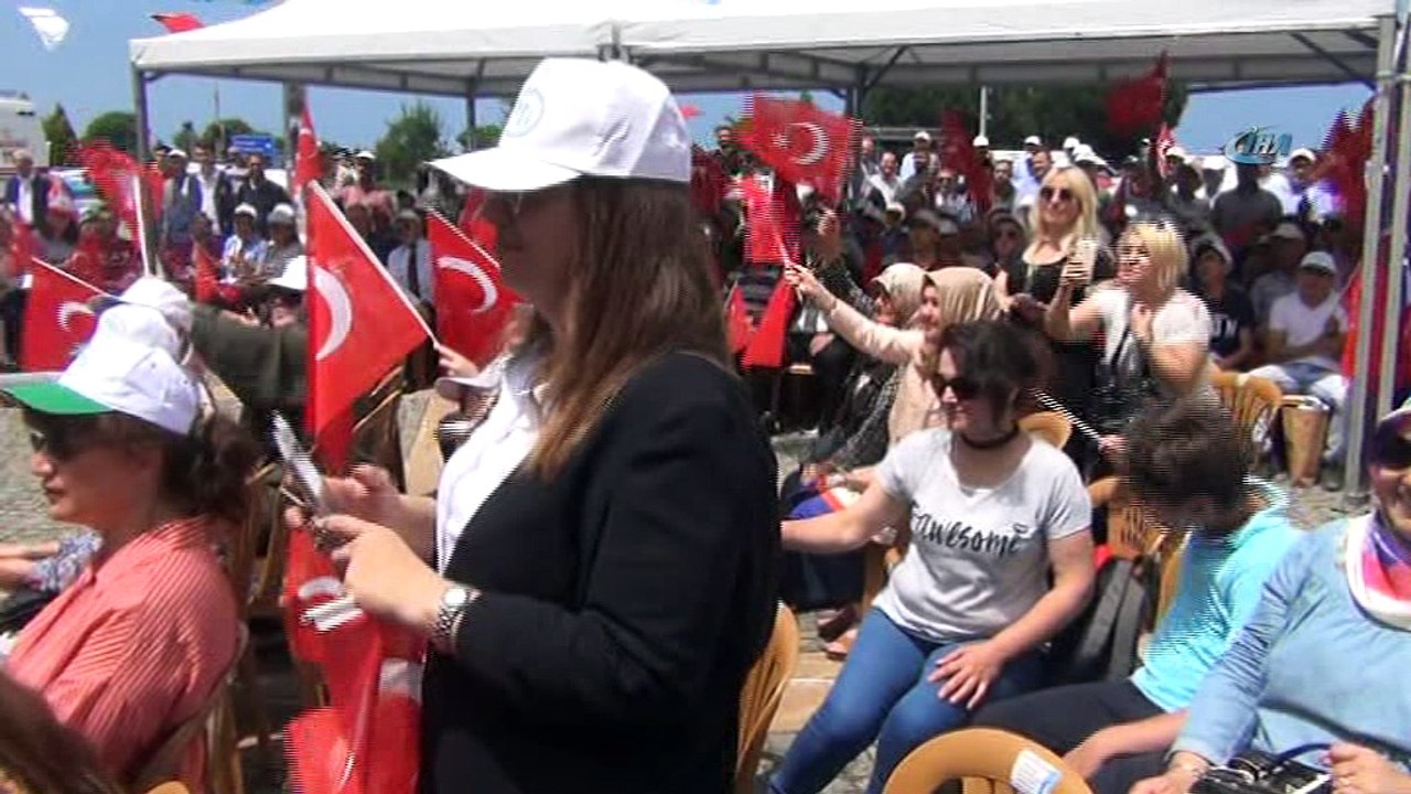 Bakan Eroğlu: 'Apoletleri söküp de PKK'nın temsilcisi HDP'ye mi takacak”