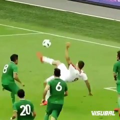 Foot : la Serbie marque un but hallucinant contre la Bolivie