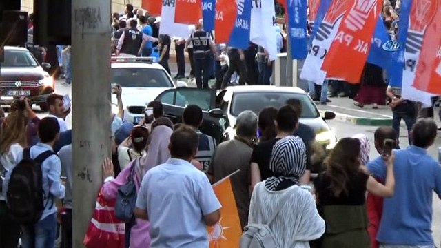 Cumhurbaşkanı Recep Tayyip Erdoğan Bursa’da halkı selamladı