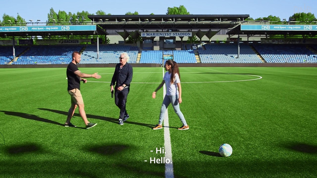 La freestyleuse française Lisa Zimouche fait des misères à des joueurs pros