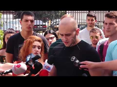 Кадети протестираа пред МВР