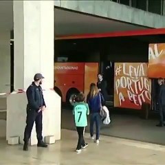 Cristiano Ronaldo ağlayan taraftarı görünce dayanamadı