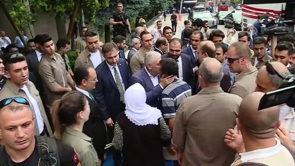 Başbakan Yıldırım, Uşak Valiliği'ni ziyaret etti