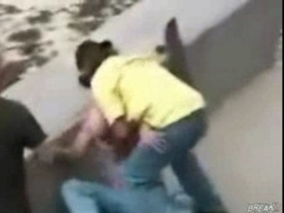 Crackhead-gets-beat-up[1]