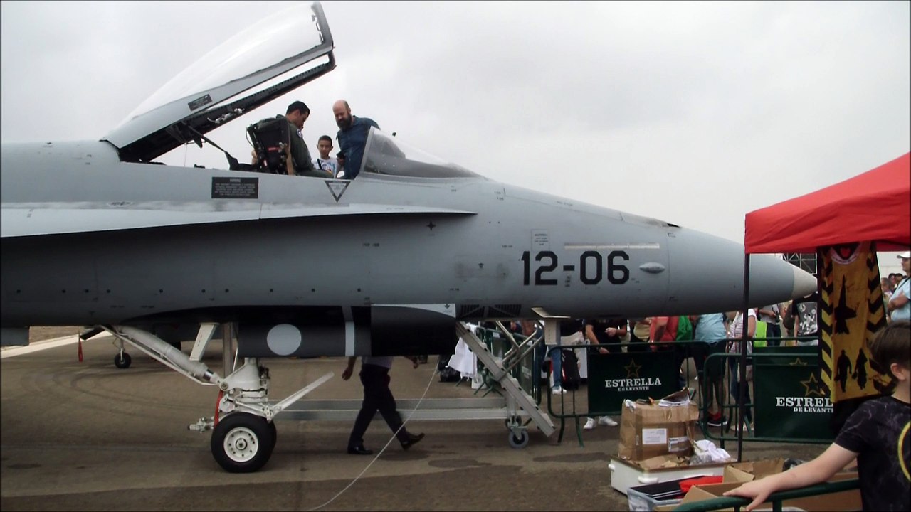 F-18 en el 75 aniversario de la AGA. #orgullososdeserespañoles