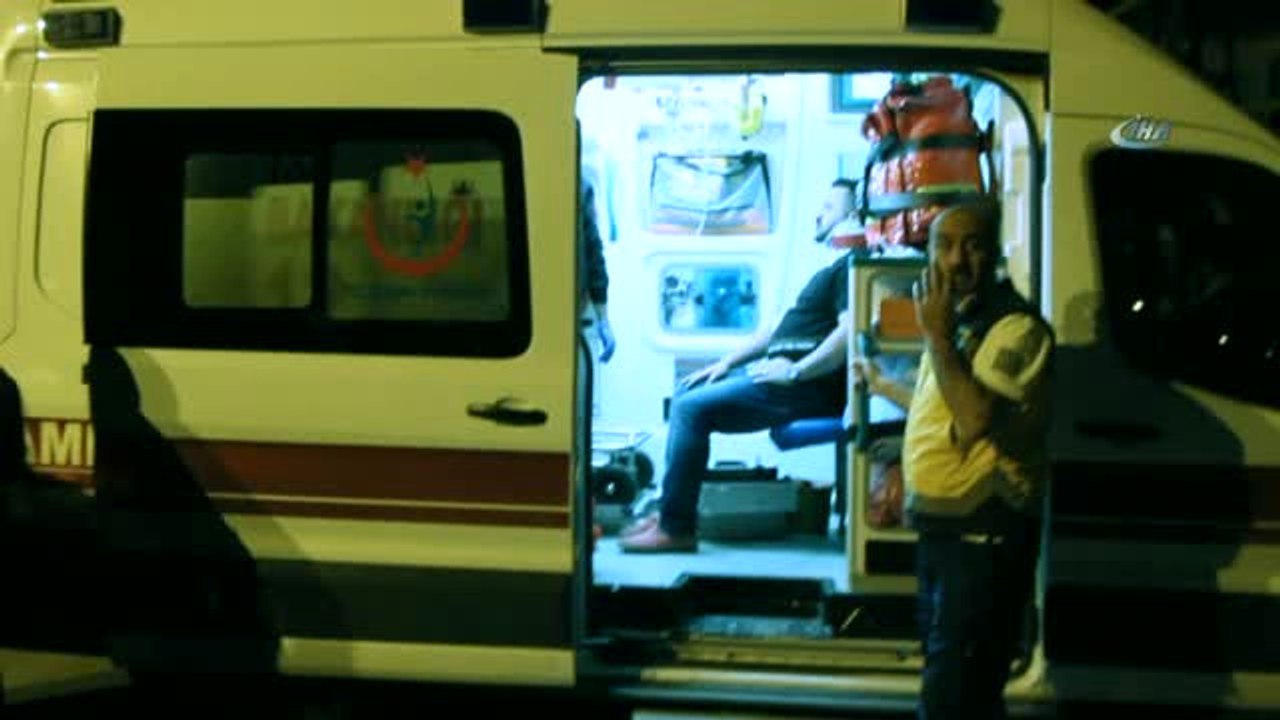 Dur' İhtarına Uymadı Yaşanan Kovalamaca Kazayla Sonuçlandı: 4 Yaralı