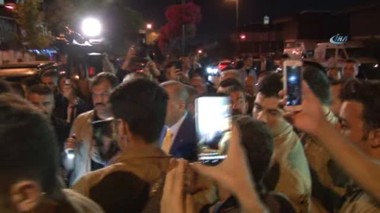 Cumhurbaşkanı Erdoğan Tgrt Haber Yayını Sonrası Vatandaşlarla Fotoğraf Çekildi