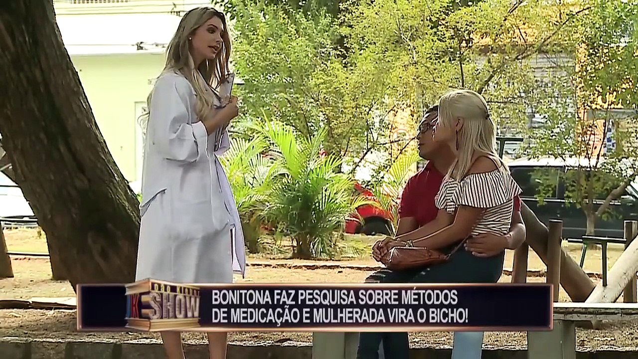 இந்த டாக்டர் செய்யும் காரியத்தைப் பாருங்கள் அதிர்ச்சி வீடியோ!