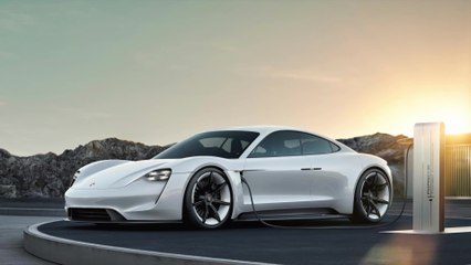 El primer coche deportivo totalmente eléctrico de Porsche se llama Taycan