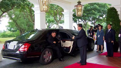 Kim Jong-un and Donald Trump's 13-second handshake