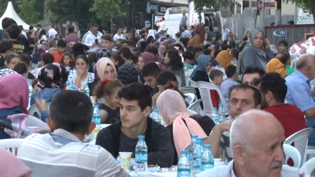 Binlerce Ümraniyeli Birlik, Beraberlik ve Kardeşlik Sofrasında Buluştu