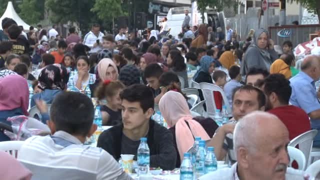 Binlerce Ümraniyeli Birlik, Beraberlik ve Kardeşlik Sofrasında Buluştu