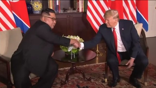 La cumbre de Singapur transcurre con tranquilidad y sonrisas de ambos mandatarios