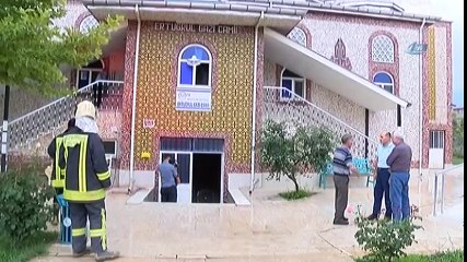 Denizli’de Camiye Yıldırım Düştü