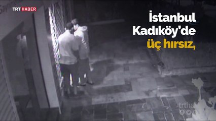 Kur'an-ı Kerim'i öpüp soyguna devam etti