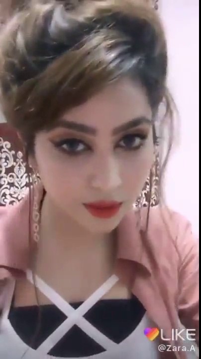 Cute Girl Dance Pakistani