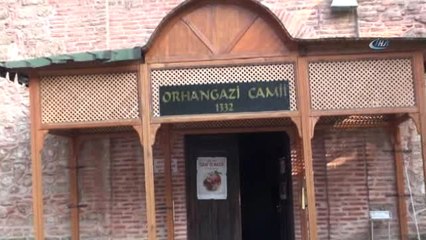 Camisinden 30 Metre Uzaklıkta Hakim Tepedeki İlginç Minare