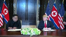 Trump e Kim assinam acordo de desnuclearização