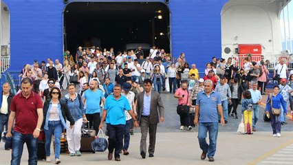 Bayram Yolculukları Başladı, Bandırma Feribot İskelesi'nde Uzun Kuyruklar Oluştu