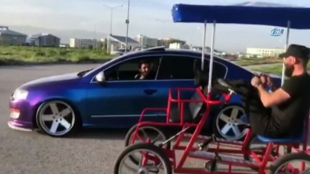 Ehliyetine el konulan fenomen bisiklete binmeye başladı