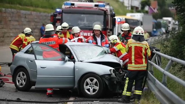 Condutor de 90 anos provoca vários feridos