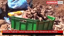 Eledikçe Fışkırdı! Temel Kazısında Bizans Dönemine Ait Mezar Bulundu