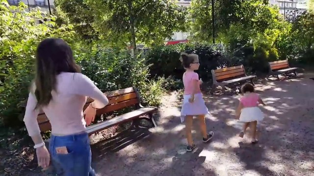 THE FLOOR IS LAVA CHALLENGE - LE SOL C'EST DE LA LAVE