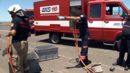 Kazada tırda sıkışan sürücü için seferber oldular