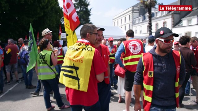 Pontivy. 200 personnes défendent le service public
