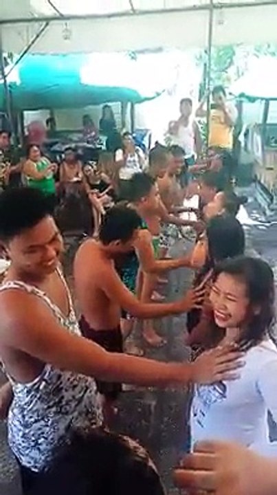 Rated SPG.  Mag aasawa po sila kaya walang malisya  Ang saya ng larong to!(c) Jennylyn Bagtas Cabuso