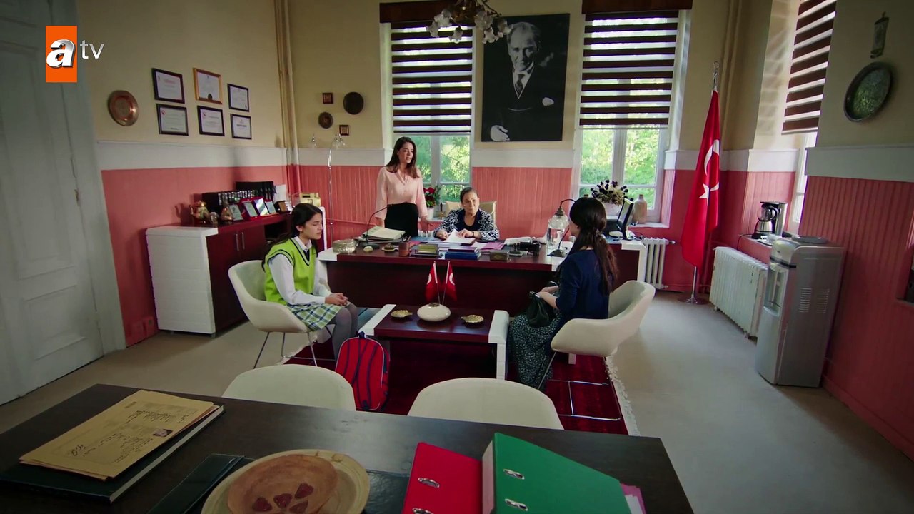 Eylül’ü yetimhaneye bırakan Mesude! - Kırgın Çiçekler 1.Bölüm