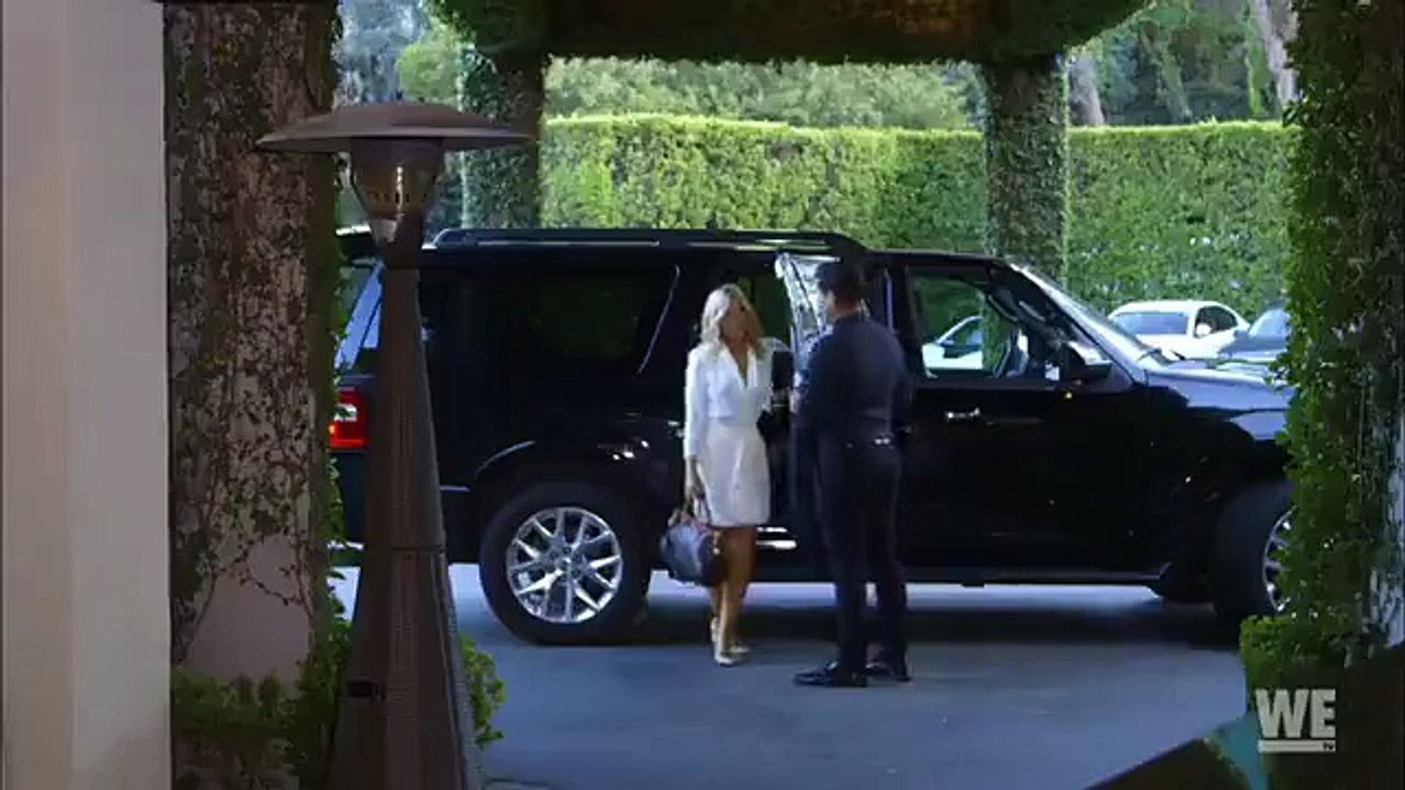 Million Dollar Matchmaker - S02E08 - Mr. Hit It And Quit It and the Baywatch Babe Part 1