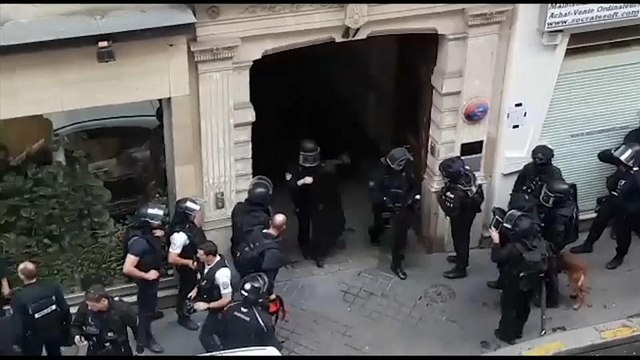 احتجاز رهائن في باريس واستبعاد لشبهة الإرهاب
