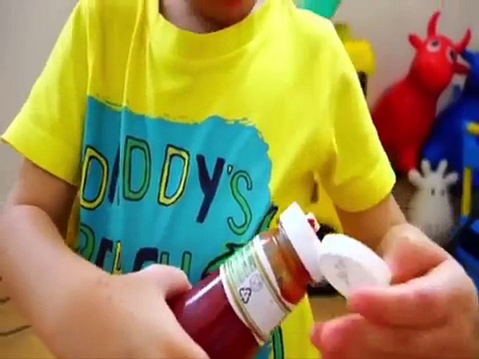 Crianças engraçadas e acidentes gigantes McDonalds! Baba Canção Canções de áudio para crianças