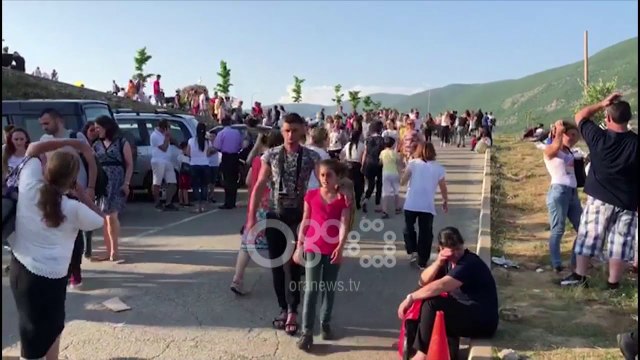 Ora News - Mijëra pelegrinë në Kishën e Shna Ndout
