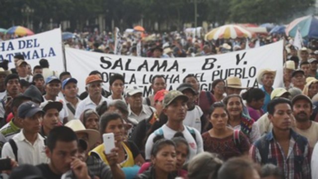 Campesinos piden renuncia presidente de Guatemala y justicia por asesinatos (V)