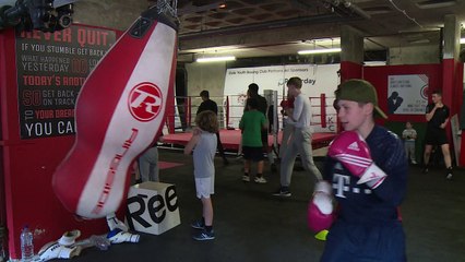 Le club de boxe de Grenfell refuse d'être mis KO