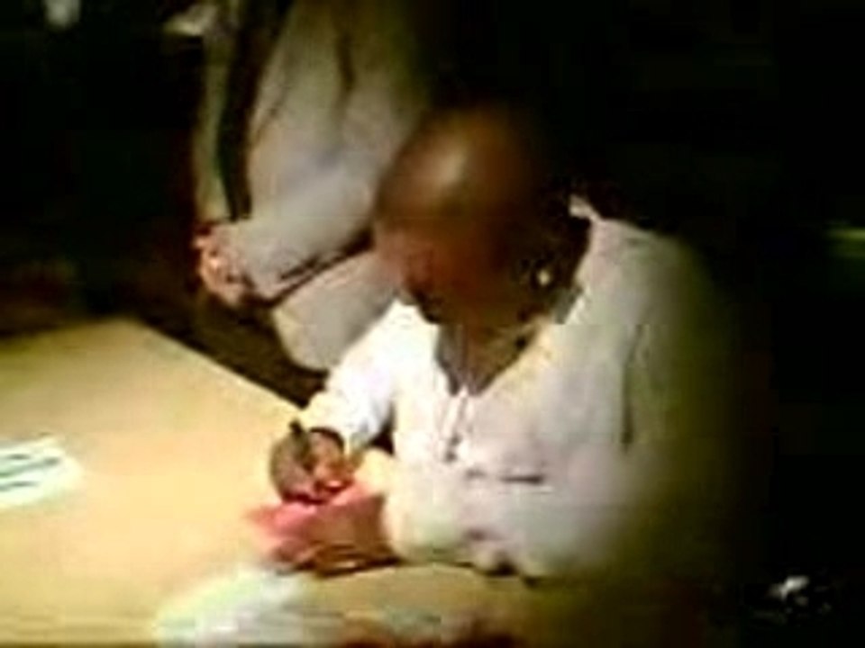 anthony kavanagh signe des autographes