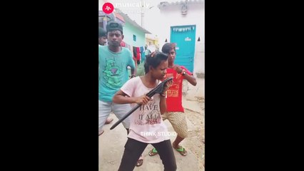 நம்ம தமிழ்ப் பொண்ணுங்க படும் பாட்டைப் பாருங்கள் வைரல் வீடியோ!