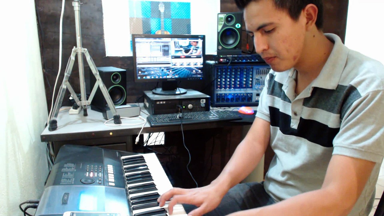 En Esta No - Sin Bandera - Leo Mart Cover