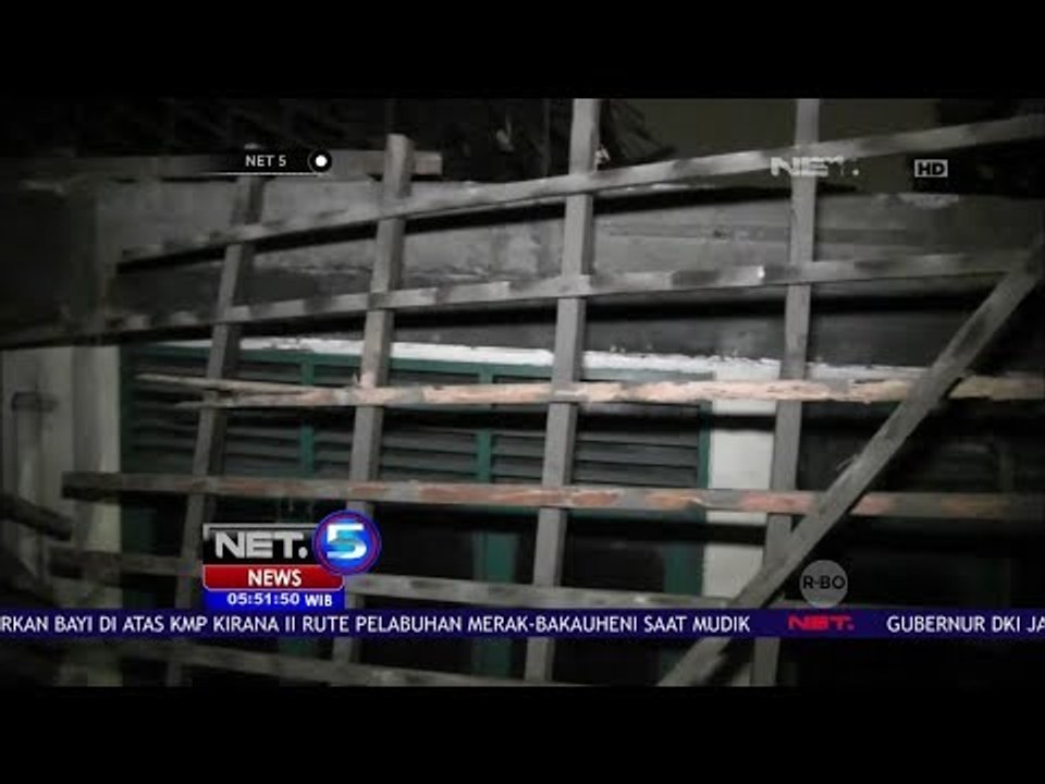 Atap Salah Satu Sekolah di Jakarta Ambruk Akibat Termakan Usia - NET 5