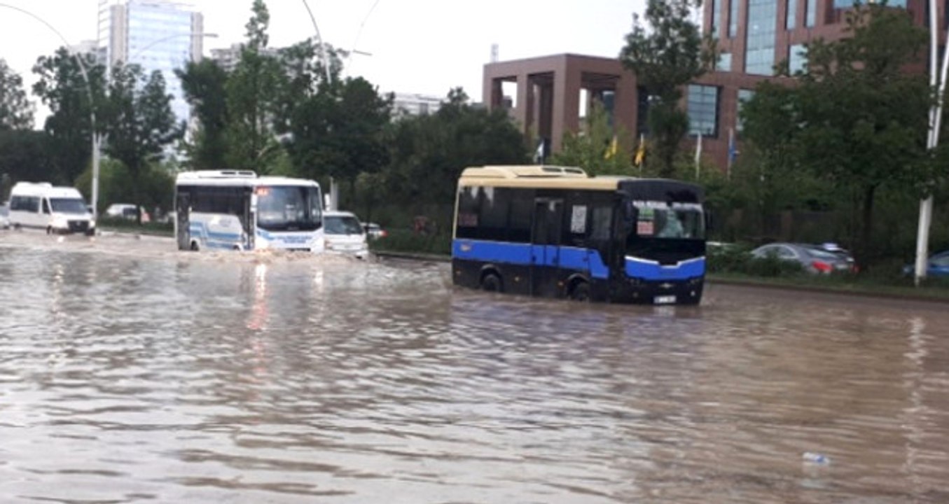 Meteoroloji Duyurdu! Ramazan Bayramı'nda Yurdun Büyük Bir Bölümü Yağmurlu Geçecek