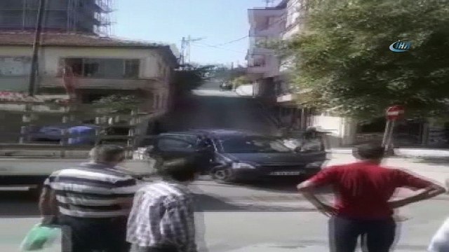 İki aile çeyiz yüzünden birbirine girdi...Çeyiz yüzünden çıkan silahlı çatışma kamerada