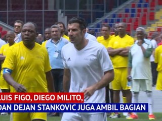 Download Video: Mantan Bintang Sepakbola Ambil Bagian Pada Pertandingan Legenda Di Moskow